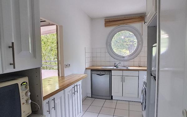 Appartement à louer    2 pièces • 47,36 m2 Issy-les-Moulineaux