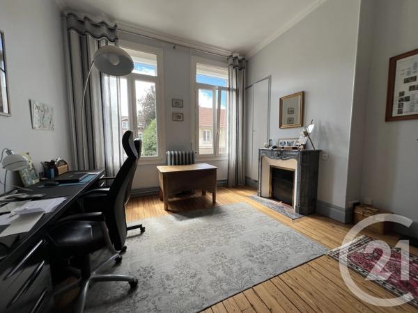 Maison à vendre  8 pièces - 170 m 2   ST QUENTIN  - 02
