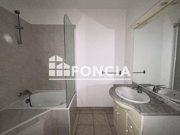 Location Appartement 2 pièces 53 m² - 9 AVENUE DES BALEARES Perpignan 66000