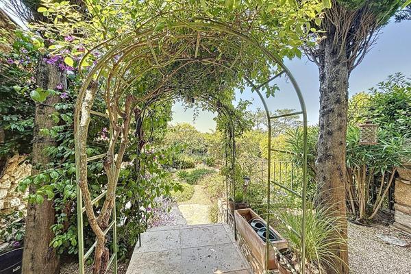 Vente Maison de luxe Uzès 7 Pièces 180 m²
