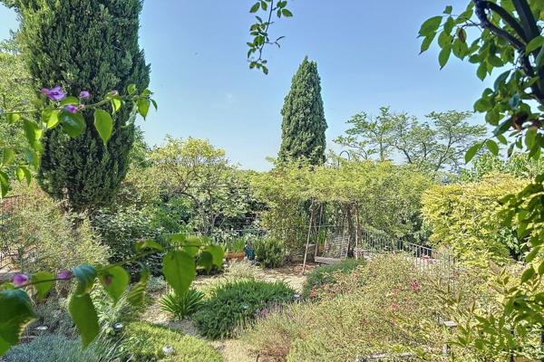 Vente Maison de luxe Uzès 7 Pièces 180 m²