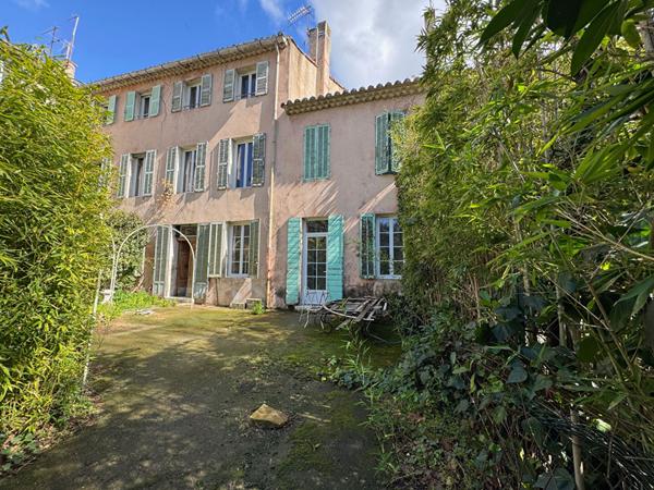 Saint Barnabé 13012 Bastide fin XVIIIème avec jardin et garage.