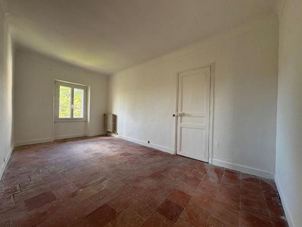 Saint Barnabé 13012 Bastide fin XVIIIème avec jardin et garage.