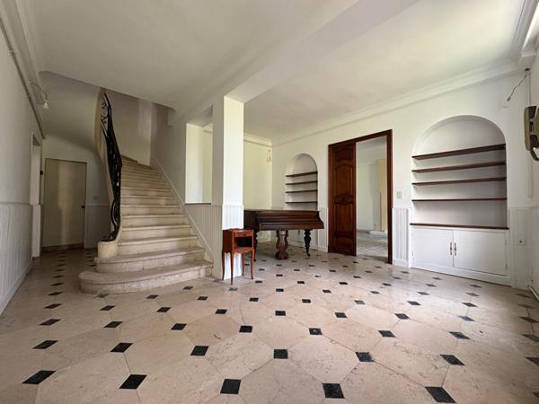 Saint Barnabé 13012 Bastide fin XVIIIème avec jardin et garage.