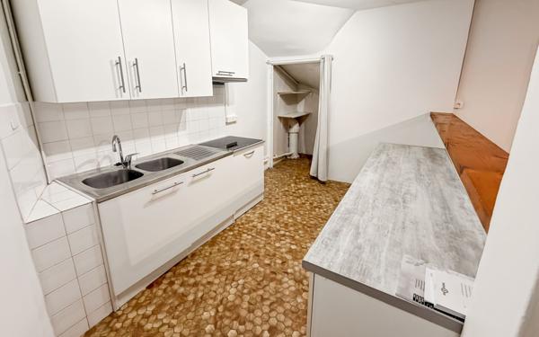 Appartement à louer    2 pièces • 66 m2 Les Pennes-Mirabeau