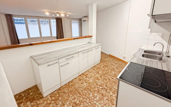 Appartement à louer    2 pièces • 66 m2 Les Pennes-Mirabeau