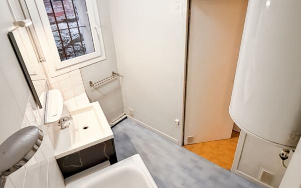 Appartement à louer    2 pièces • 66 m2 Les Pennes-Mirabeau