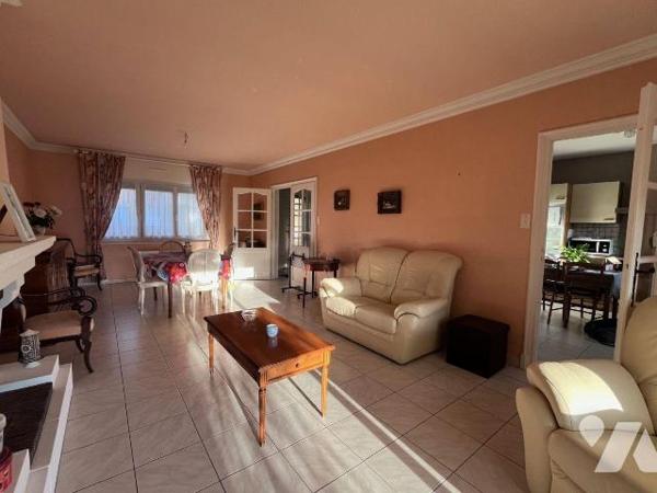 HAZEBROUCK - Secteur rue de Merville | Maison familiale en semi plain-pied, 4 chambres, avec do...
