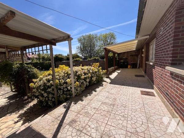 HAZEBROUCK - Secteur rue de Merville | Maison familiale en semi plain-pied, 4 chambres, avec do...