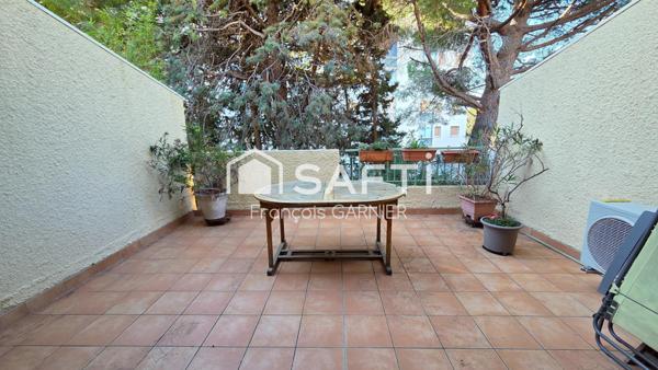 Appartement Garage et Parking au calme, T3 d'environ 55 m² à deux pas du Capélan - Bandol