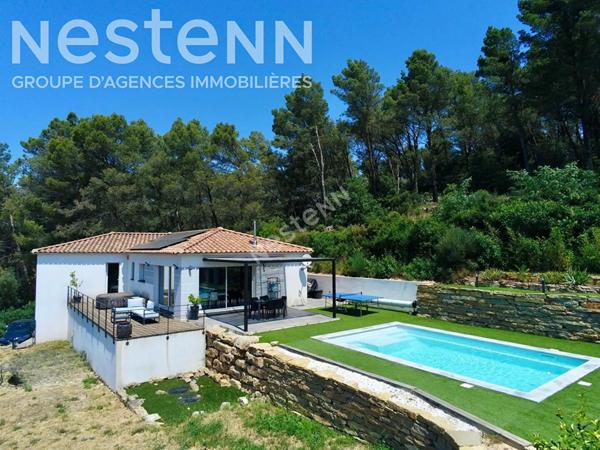 Maison moderne à vendre à Cuers - 3 chambres, piscine et jardin spacieux !
