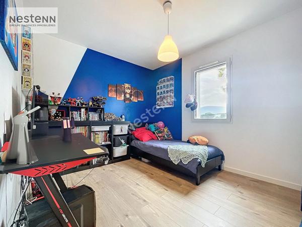 Maison moderne à vendre à Cuers - 3 chambres, piscine et jardin spacieux !