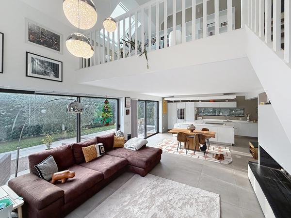 Maison à vendre 5 pièces de 170 m2, terrain de 618 m2 SAINT JULIEN EN GENEVOIS (74)