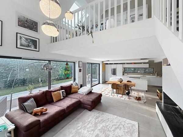 Maison à vendre 5 pièces de 170 m2, terrain de 618 m2 SAINT JULIEN EN GENEVOIS (74)