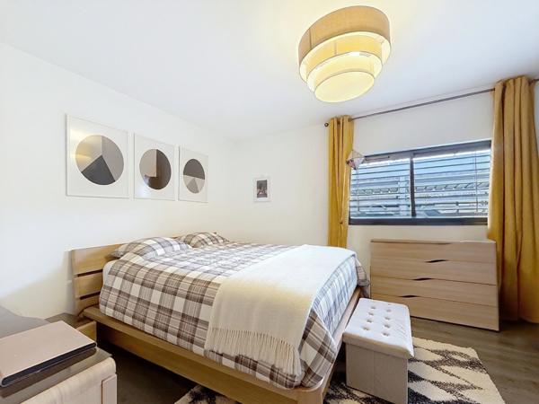 Maison à vendre 5 pièces de 170 m2, terrain de 618 m2 SAINT JULIEN EN GENEVOIS (74)