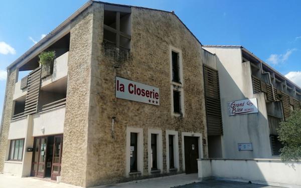 Appartement à vendre    1 pièce • 24,71 m2 Barjac