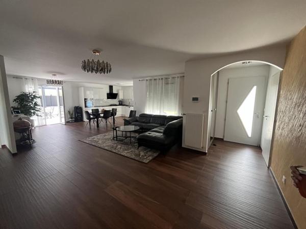 Maison  de plain pied Viriat 5 pièce(s) 113 m2