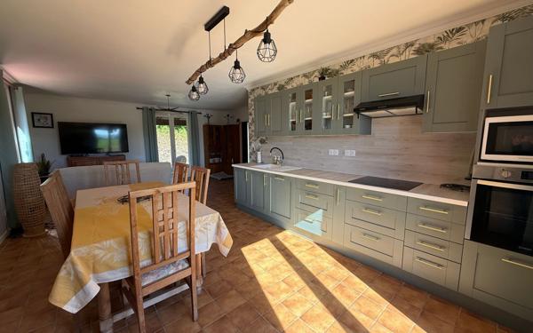 Maison à vendre    4 pièces •  Meschers-sur-Gironde