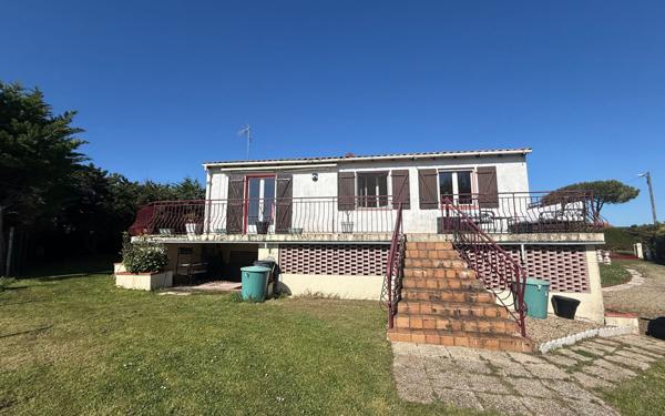 Maison à vendre    4 pièces •  Meschers-sur-Gironde