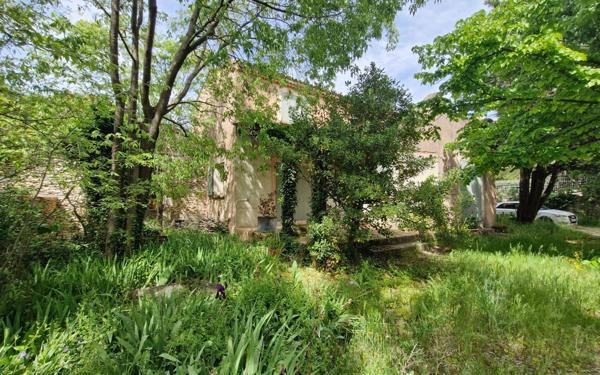 Maison à vendre    5 pièces •  Tavel