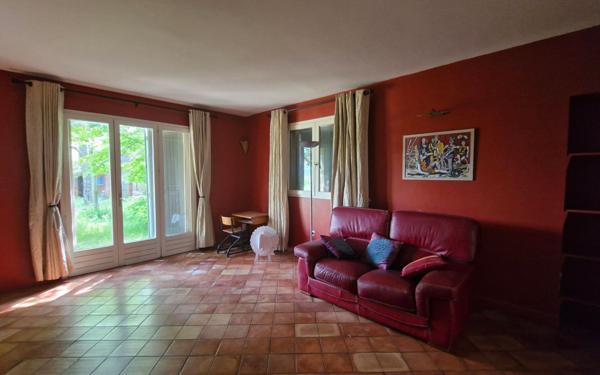 Maison à vendre    5 pièces •  Tavel