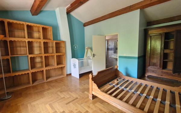 Maison à vendre    5 pièces •  Tavel