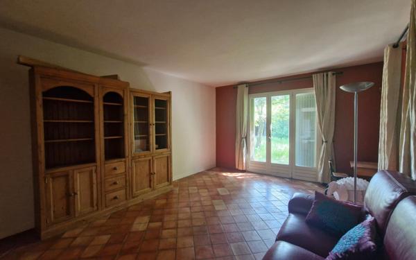 Maison à vendre    5 pièces •  Tavel