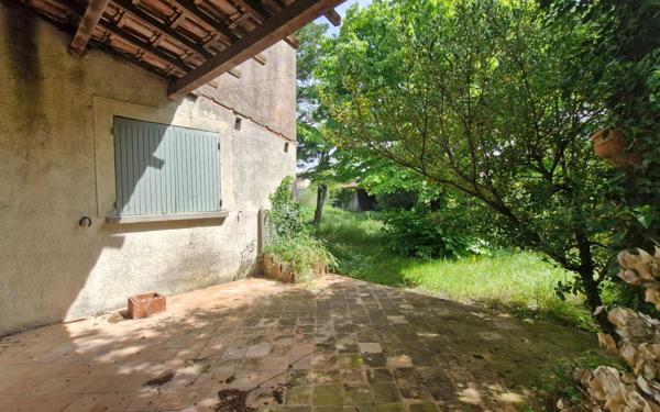 Maison à vendre    5 pièces •  Tavel