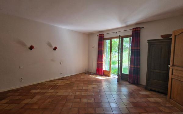 Maison à vendre    5 pièces •  Tavel