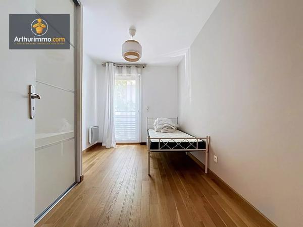 Vente                                                      Appartement
                        
                     3 pièces                      57 m2                     à Ermont