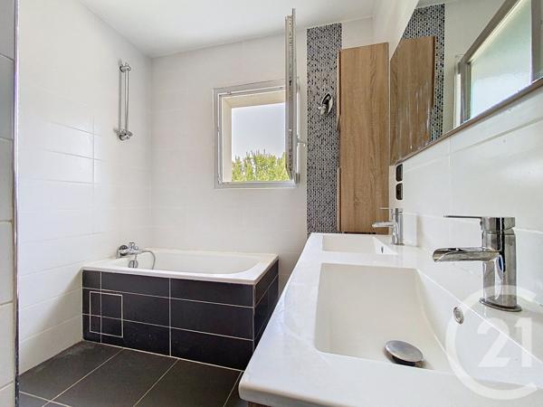 Maison à vendre  6 pièces - 132 m2 ECHILLAIS - 17