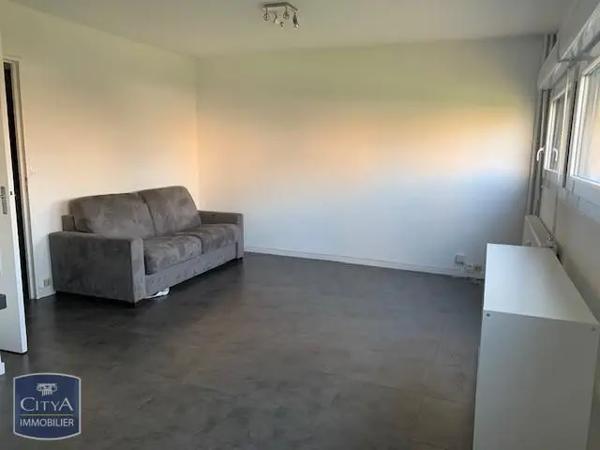 Appartement à louer 1 pièce 31.7m²