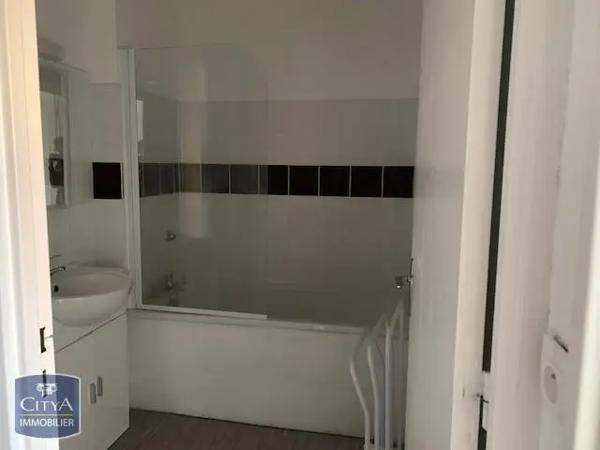 Appartement à louer 1 pièce 31.7m²