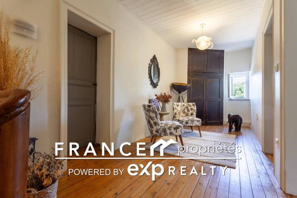 Maison 245 m2 - 7 pièces.