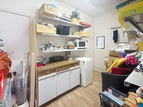 À vendre - Local commercial 27 m² situé à Tours (37000)