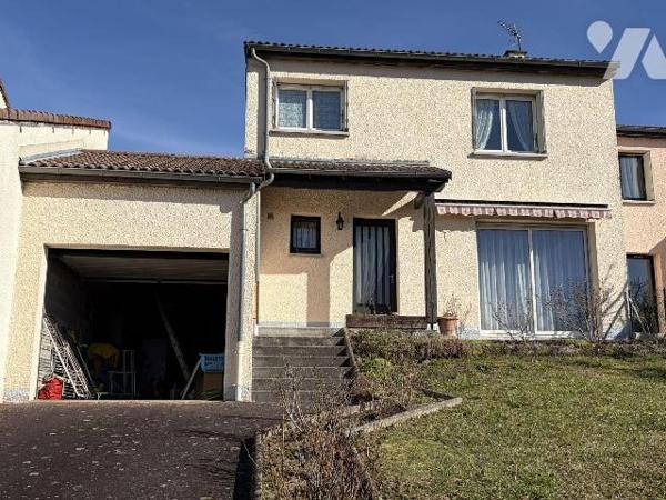 AURILLAC, quartier Belbex, sur 496 m² de terrain, maison comprenant au sous-sol garage, cave et...