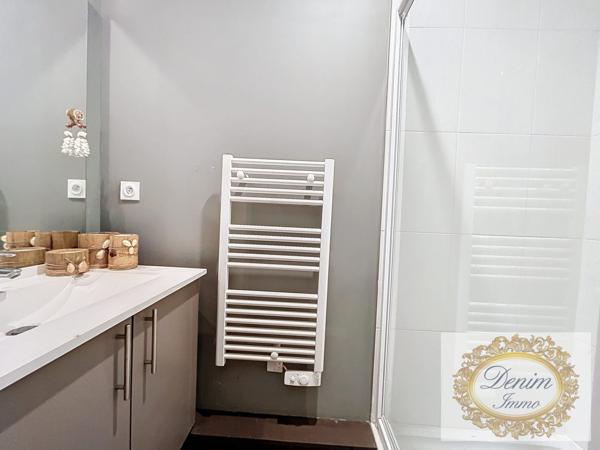 Nîmes (30000) Appartement Haussmannien entre les Arènes et la Maison Carrée