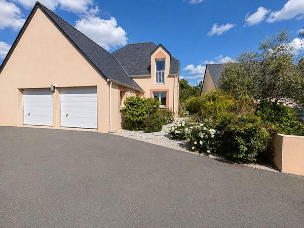 Maison 4 chambres, sans vis-à-vis, garage, grand terrain