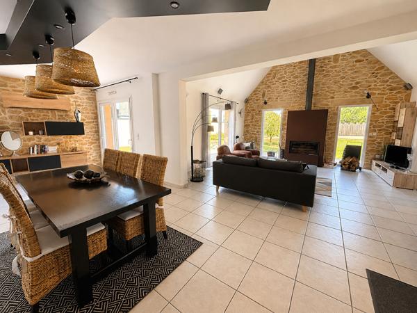 Maison 4 chambres, sans vis-à-vis, garage, grand terrain