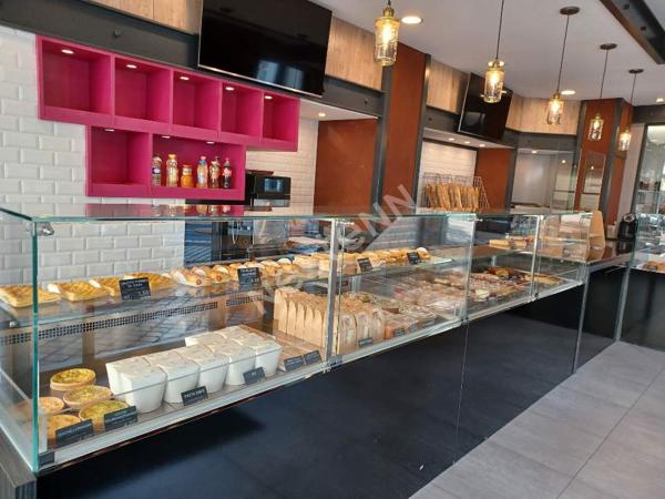 Commerce de Snacking . Belle Opportunité Centre-Ville + Logement . Fort passage étudiant et touristes