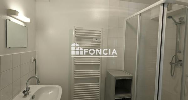Location Studio 29.06 m² - Laval 53000