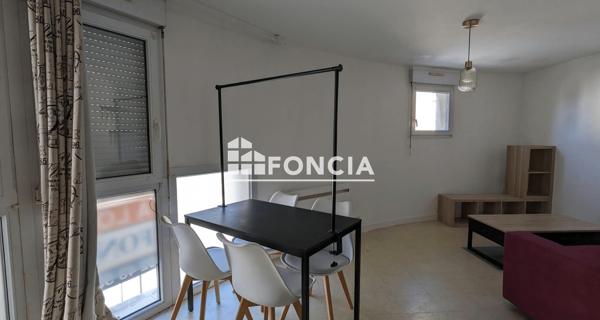 Location Studio 29.06 m² - Laval 53000