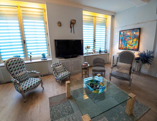 Demeure en Hyper centre de CHALONS EN CHAMPAGNE de 14 piéces- Garage