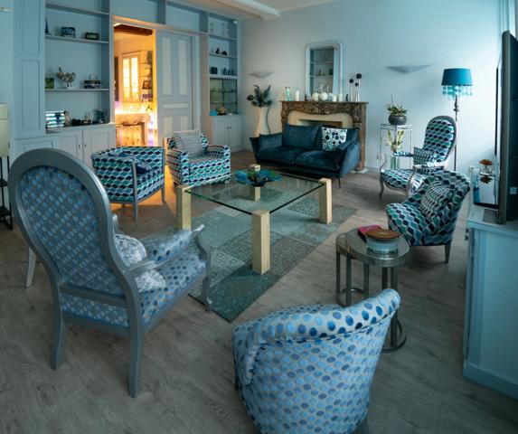 Demeure en Hyper centre de CHALONS EN CHAMPAGNE de 14 piéces- Garage