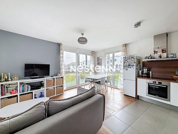 ISSY LES MOULINEAUX - QUARTIER FORT D'ISSY - Appartement 4 pièces avec 3 chambres et une terrasse