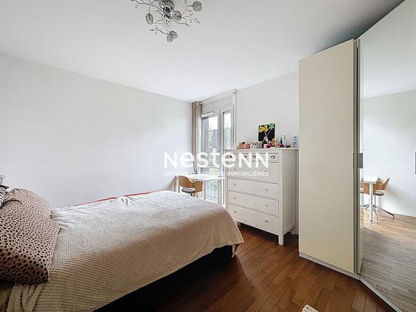 ISSY LES MOULINEAUX - QUARTIER FORT D'ISSY - Appartement 4 pièces avec 3 chambres et une terrasse