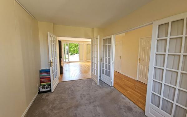 Maison à vendre    6 pièces • 150,77 m2 Chambourcy