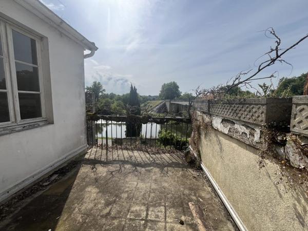 Maison à vendre 119 400 € Coutras 8 p 216 m² DPE