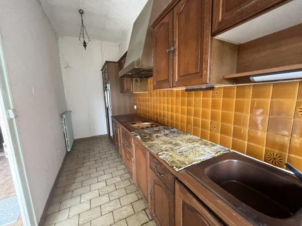 Maison à vendre 119 400 € Coutras 8 p 216 m² DPE