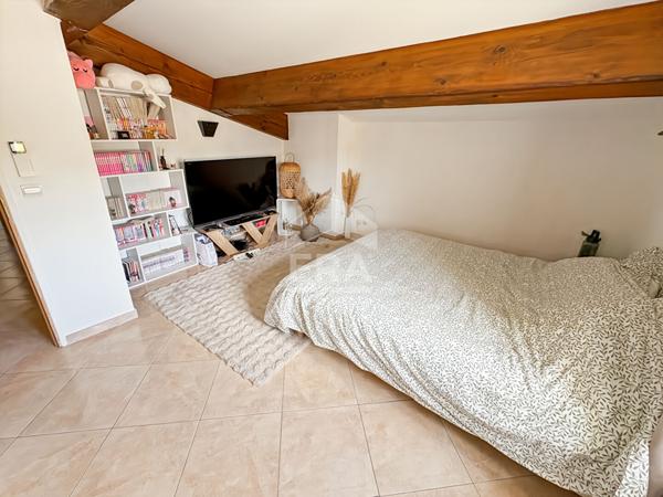 LES PENNES MIRABEAU - Maison T7 200 m2 sur parcelle de 1000m2 avec garage et piscine